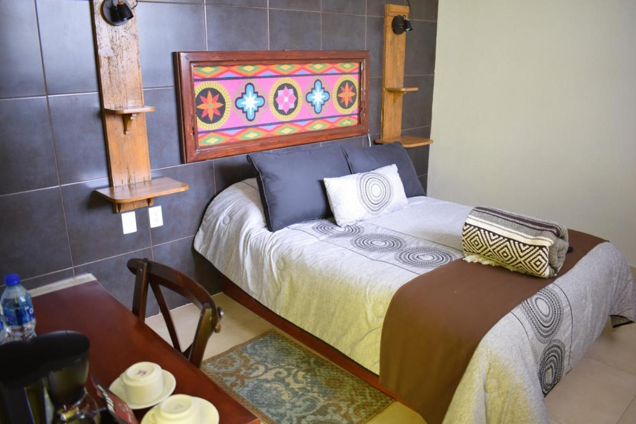Hotel Las Candelas De Хуамантла Екстериор снимка